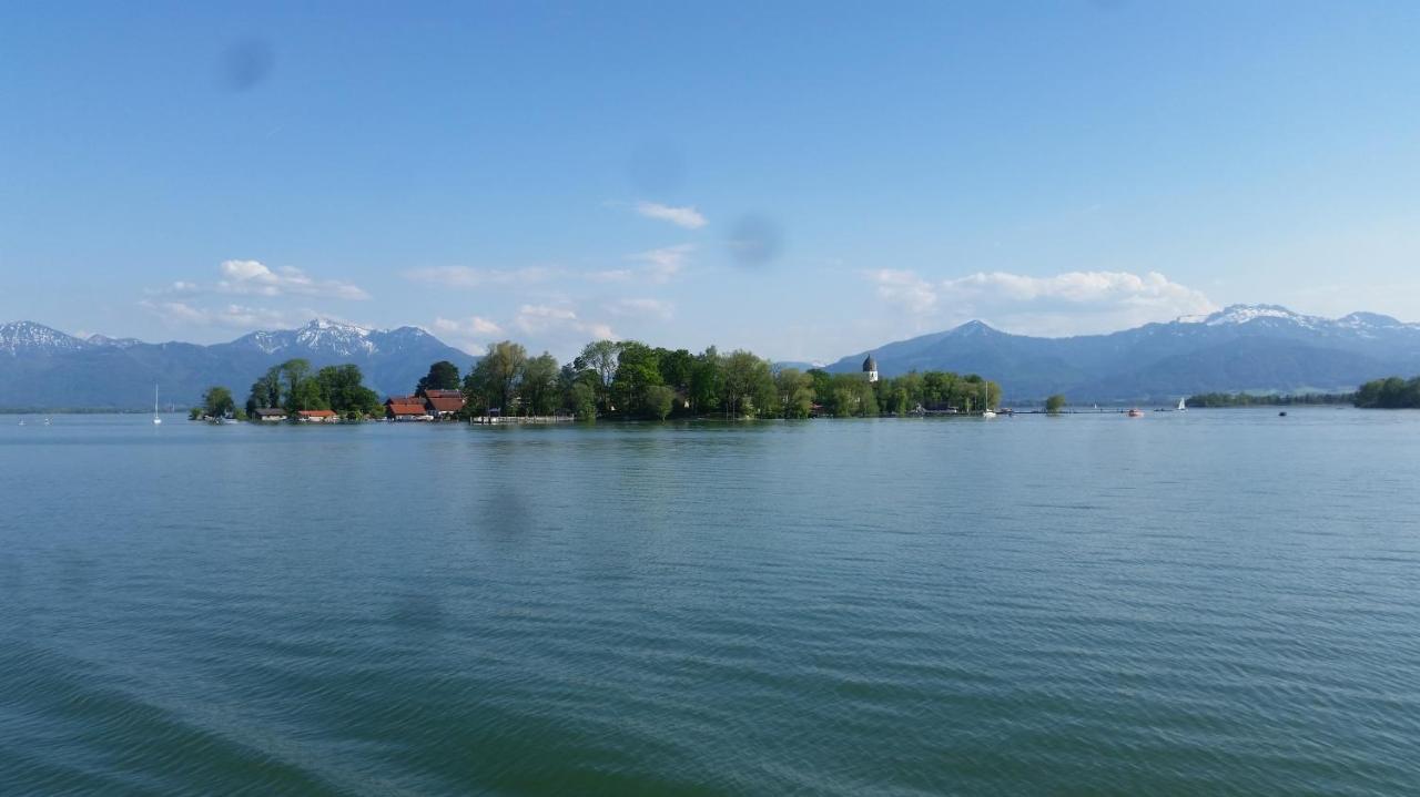 Ferienwohnung Chiemseezeit :-) - Familie Lechermann Gstadt am Chiemsee Exterior photo